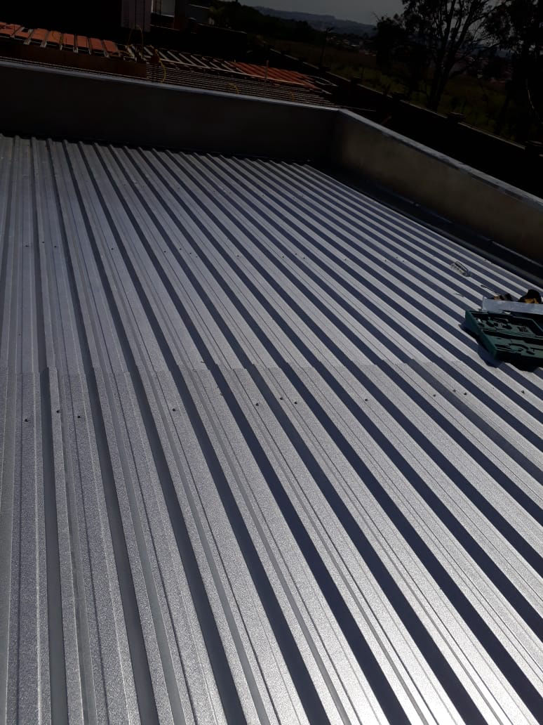 empresa especializada em calhas telhados estruturas metalicas steel frame coifas dutos pingadeiras